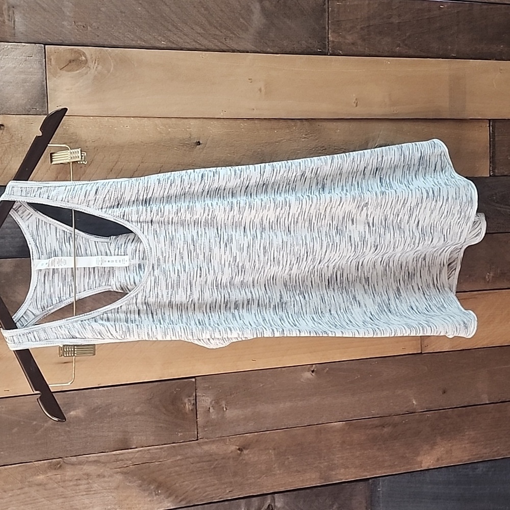 Lululemon Essential Tank Pleated Size 10 - Picture 2 of 5